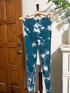 Women’s Teal Tie-Dye Leggings - Comfortable Active Bottoms